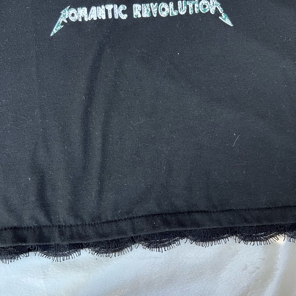 SHEIN BAND TEE W/ LACE TRIM - Picture 2 of 11